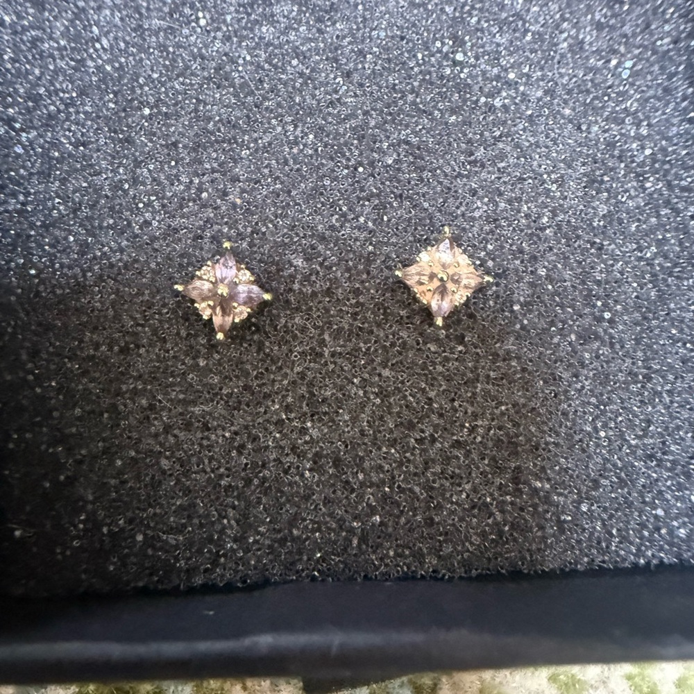 BVLA Tiny Pleades - Tanzanite Marquise& White Swirv- 14k yellow Gold Threadless